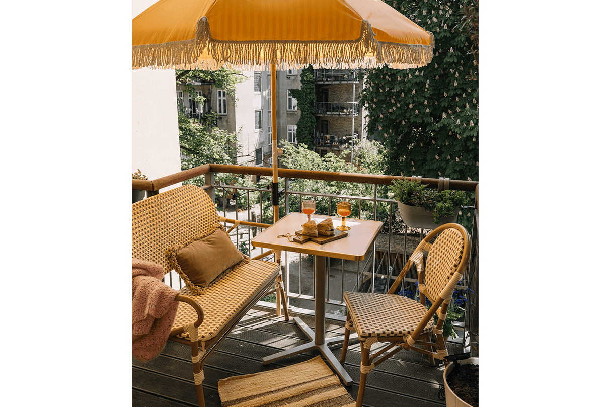 Florine cafébord med stomme i aluminium 60 x 60 cm