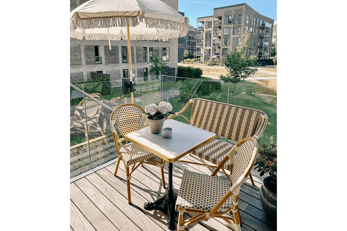 Florine cafébord med stomme i gjutjärn 60 x 60 cm