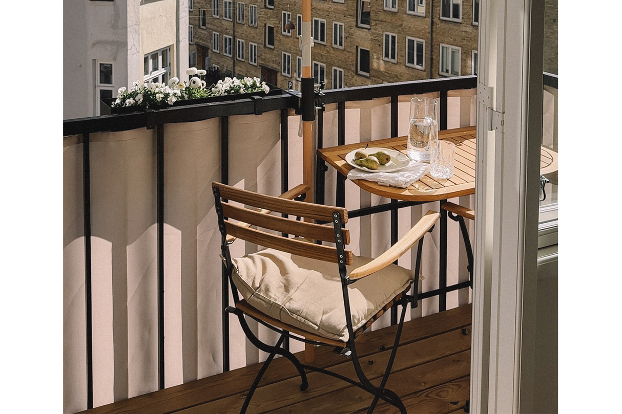 Karla teak klappstol med armstöd