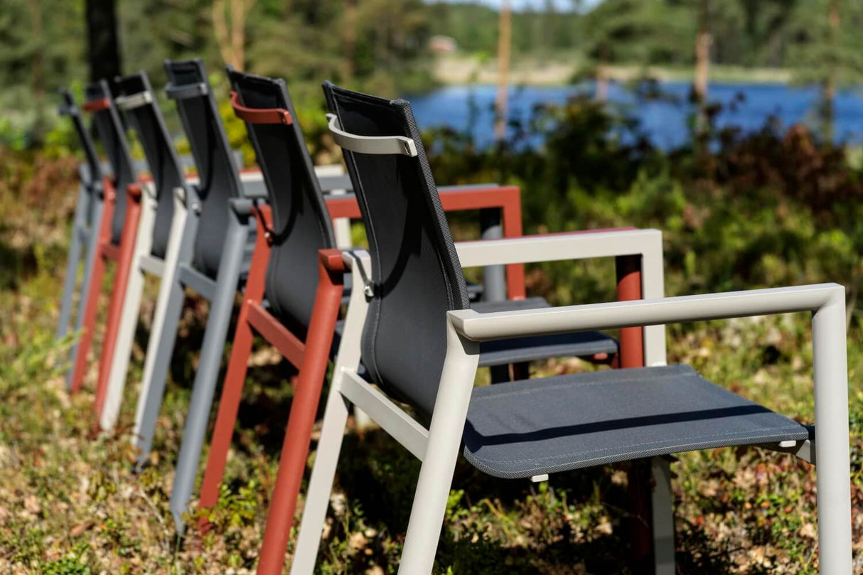 Delia stapelbar karmstol