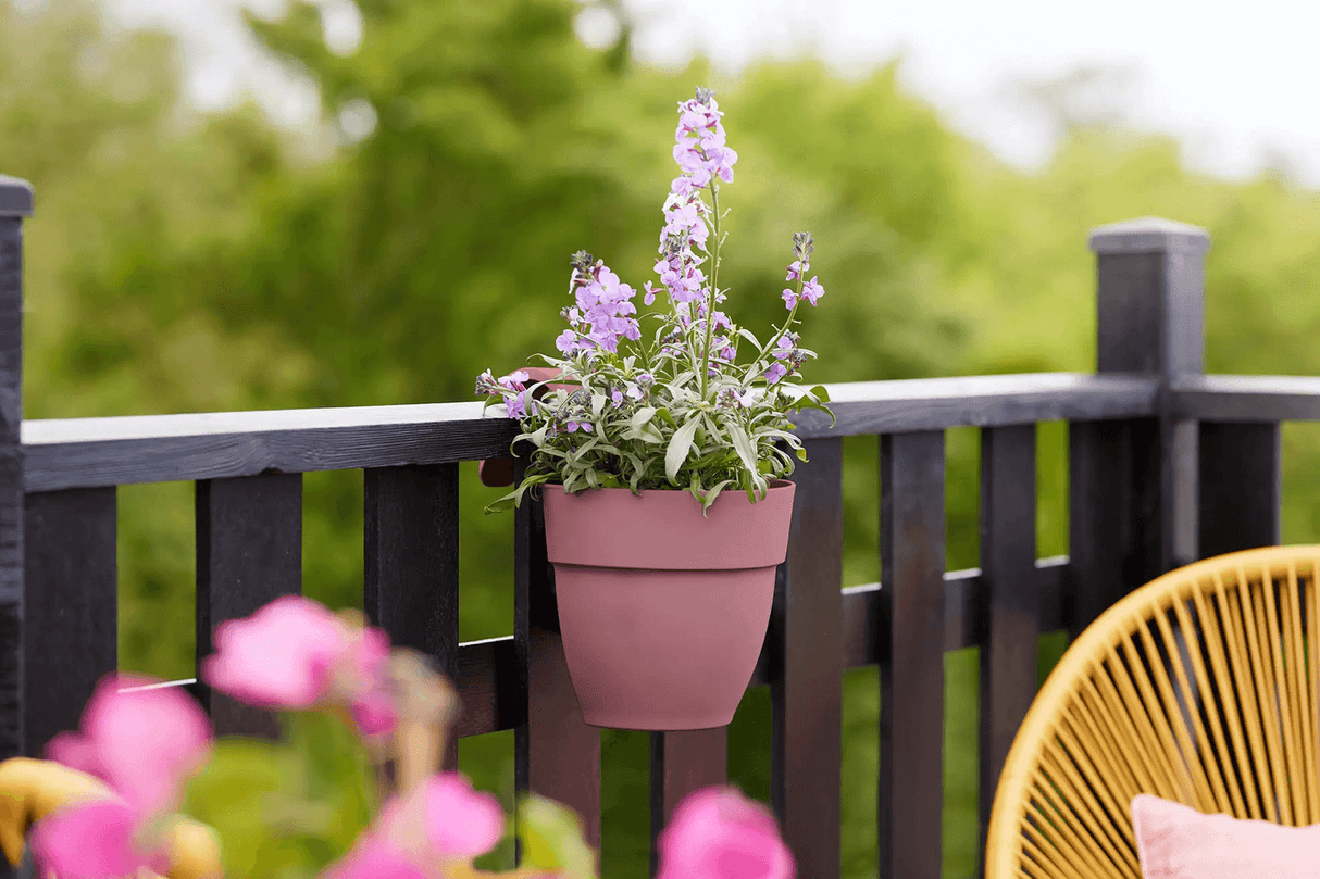 Vibia campana kruka till balkongräcke