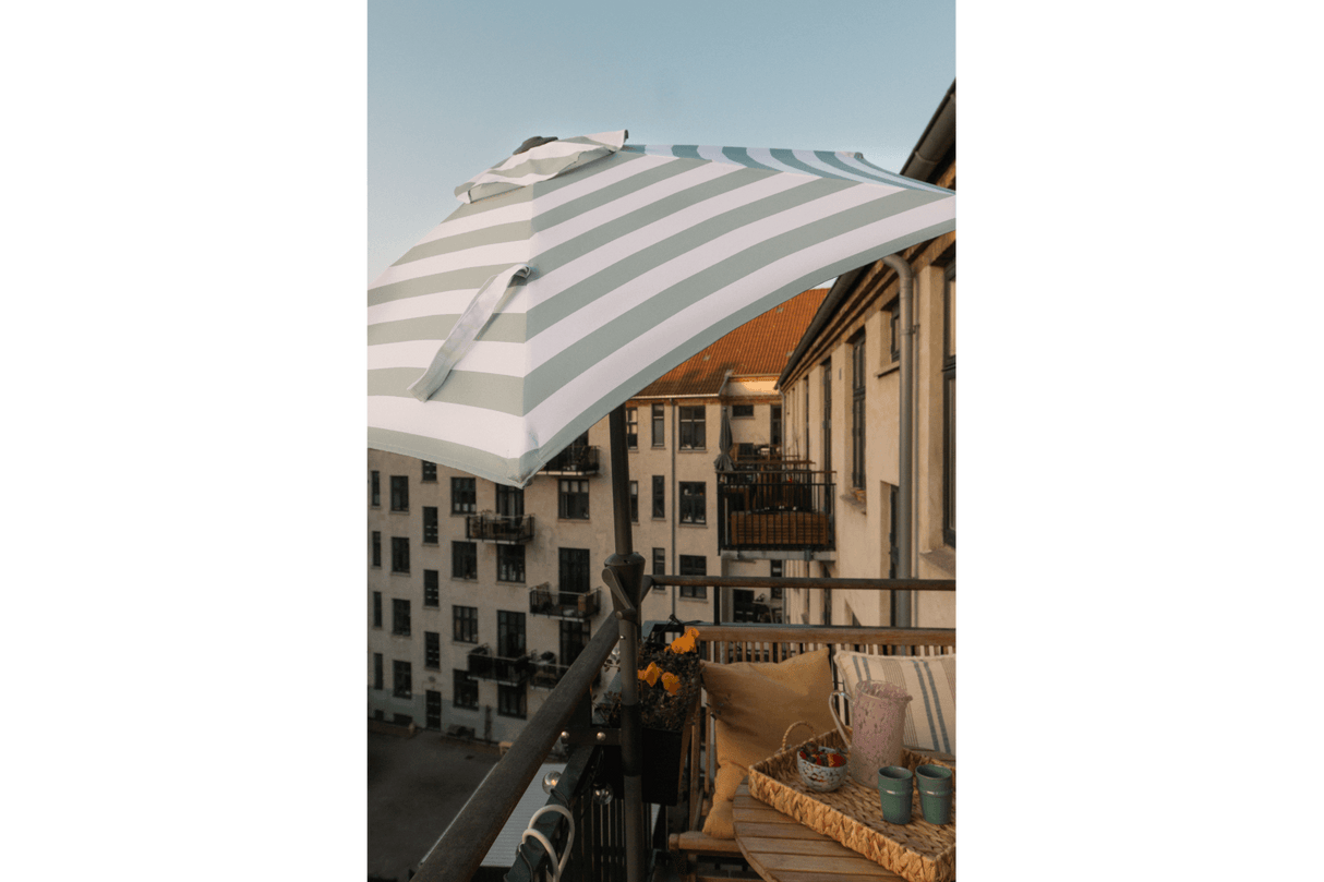 Frida randig parasoll med vev och tilt Ø160 / Ø200 cm