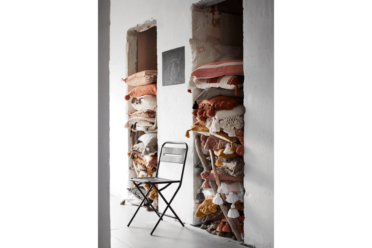 Randig kuddfodral med fransar honey 50 x 50 cm
