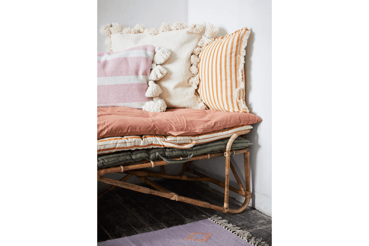 Randig kuddfodral med fransar honey 50 x 50 cm