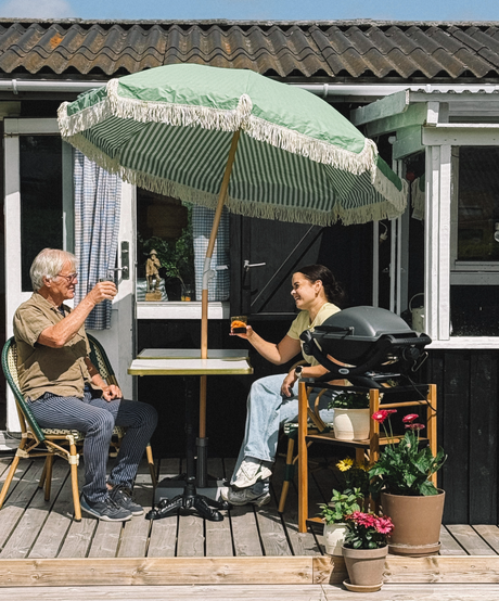 En personlig oas i det gröna: May Siljas makeover av kolonilotts­terrassen