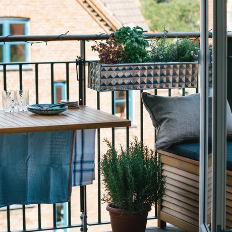 Saknar du också plats på balkongen?