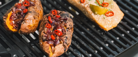 Grillad lax, koloniträdgårdsidyll och gröna toner hos May Silja