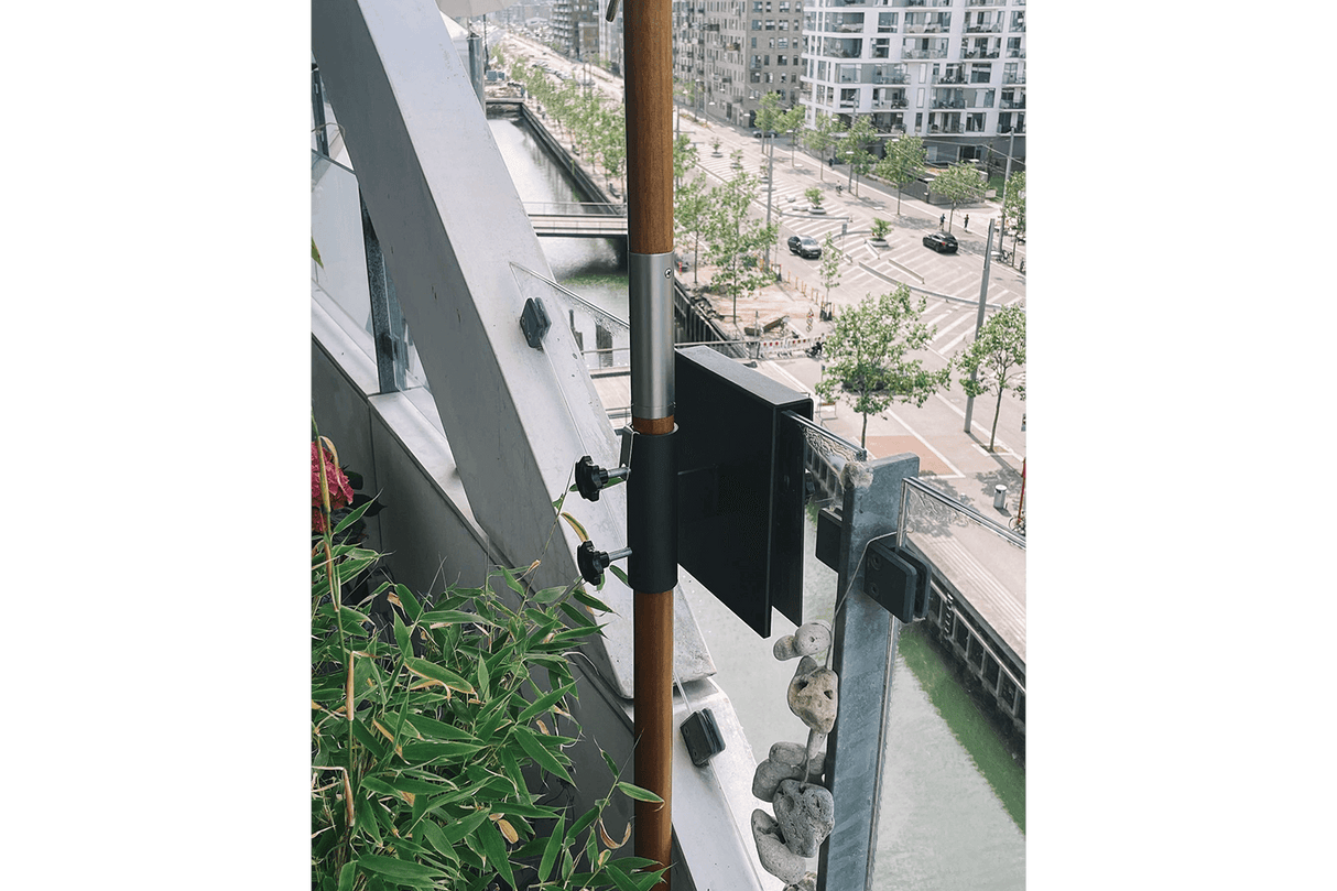 Bram Parasollfäste till balkongräcke i glas