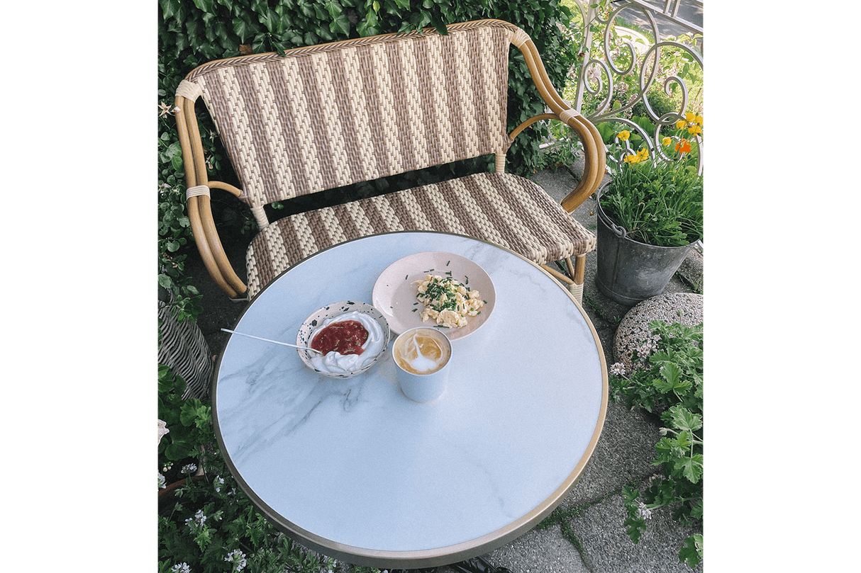 Claire cafébänk med fransk flätning 108 cm