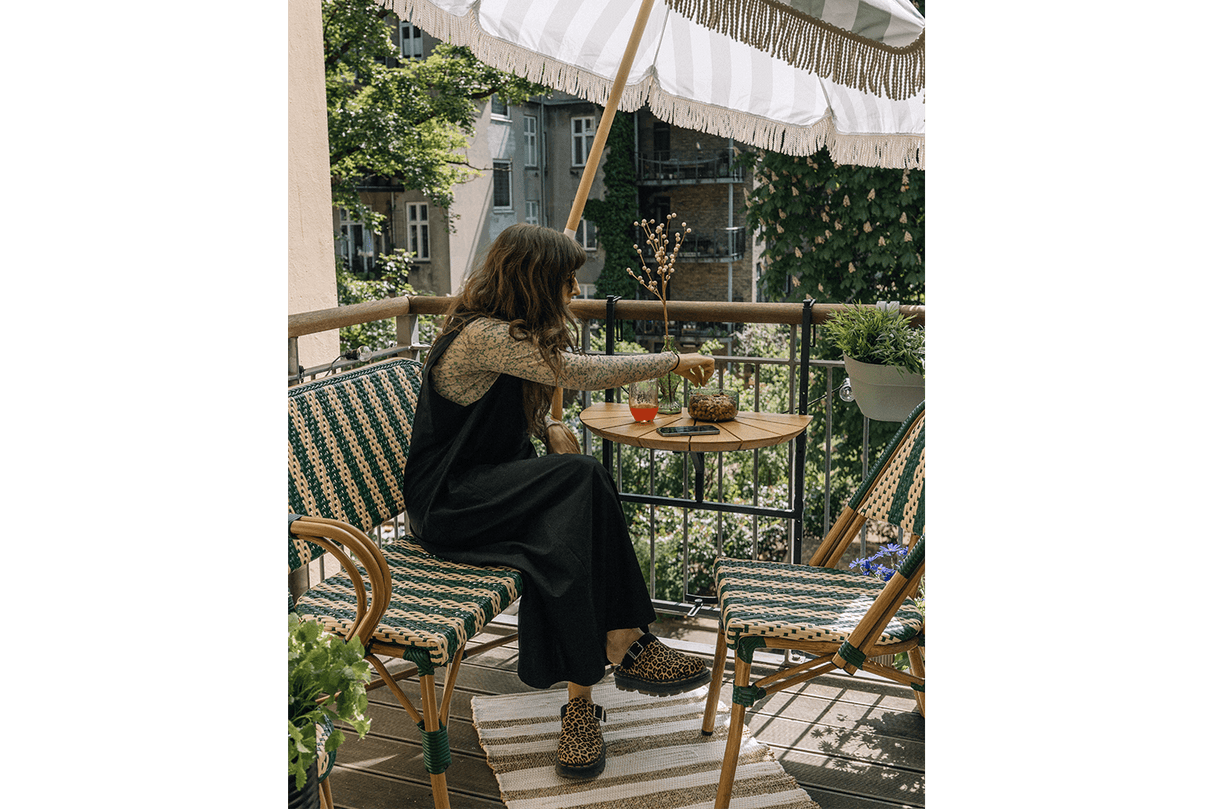 Claire cafébänk med fransk flätning 108 cm