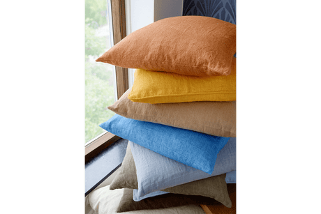 Luxury light linne kuddfodral med sydd kant 50 x 50 cm