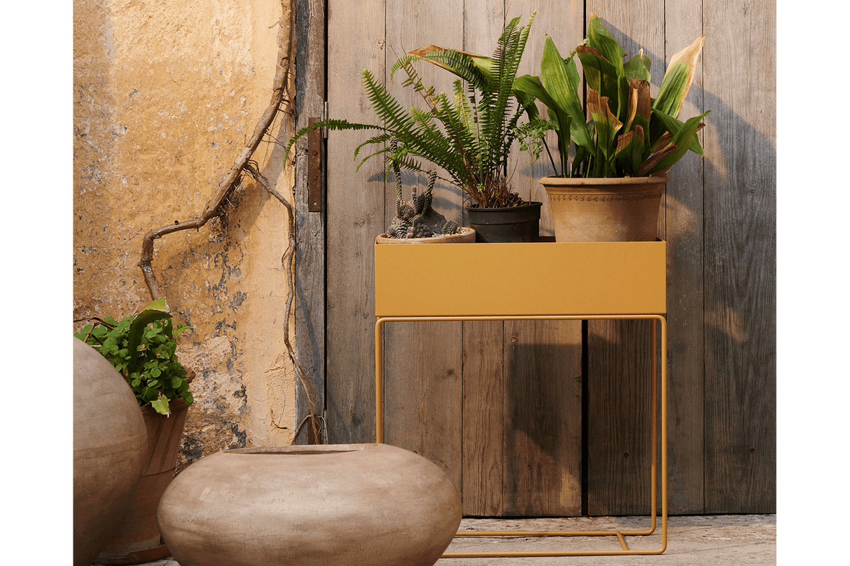 Växtlåda på stativ