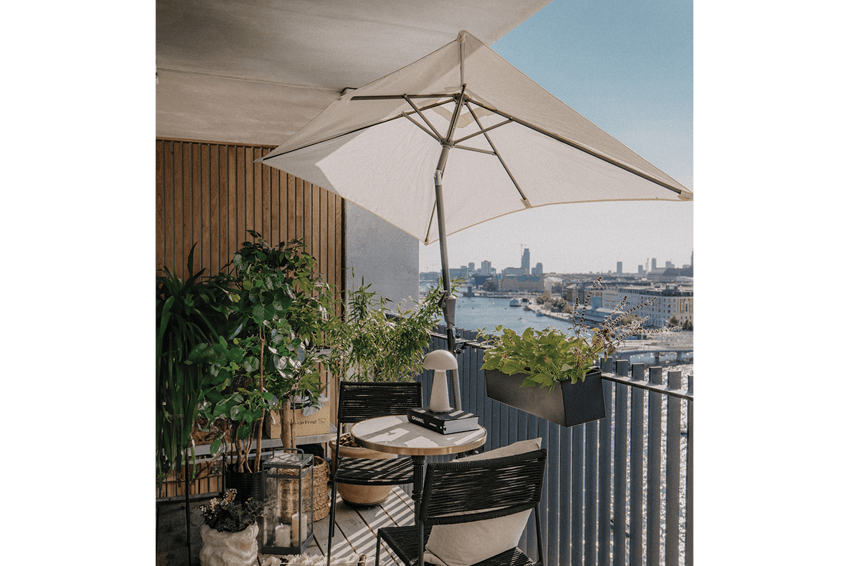 Frida rektangulär parasoll med vev och tilt 140 x 220 cm