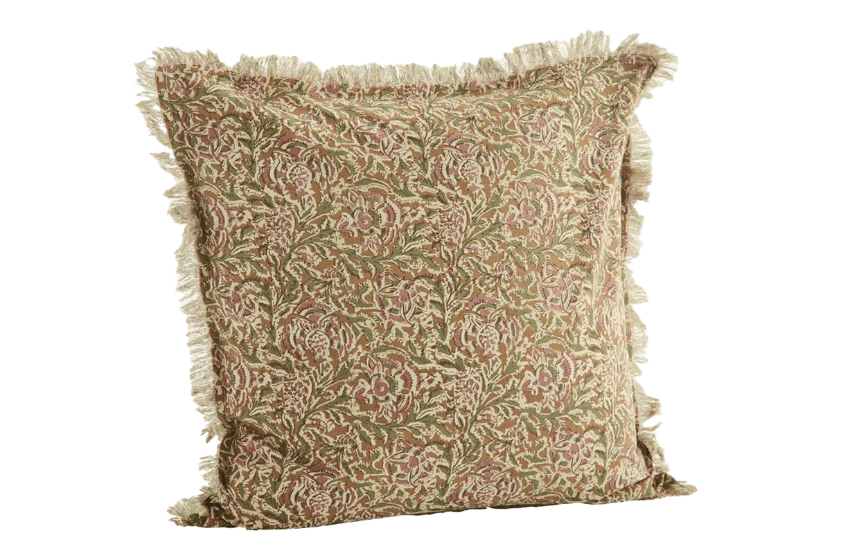 Blommigt kuddfordral med fransar 50 x 50 cm