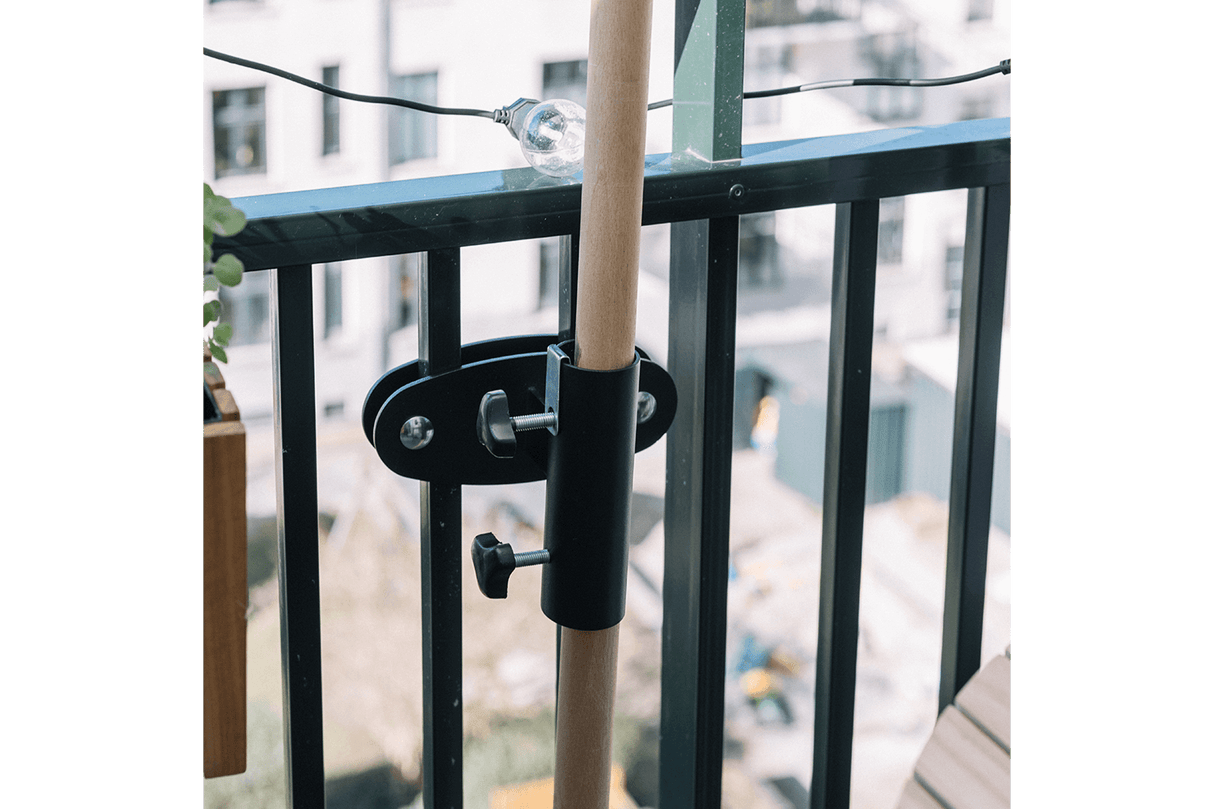 Storm parasollfäste för vertikala stänger