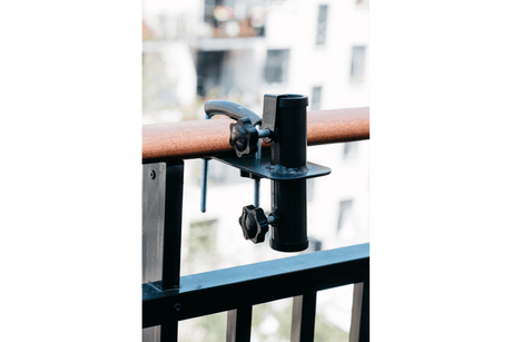 Hans parasollfäste till räcke