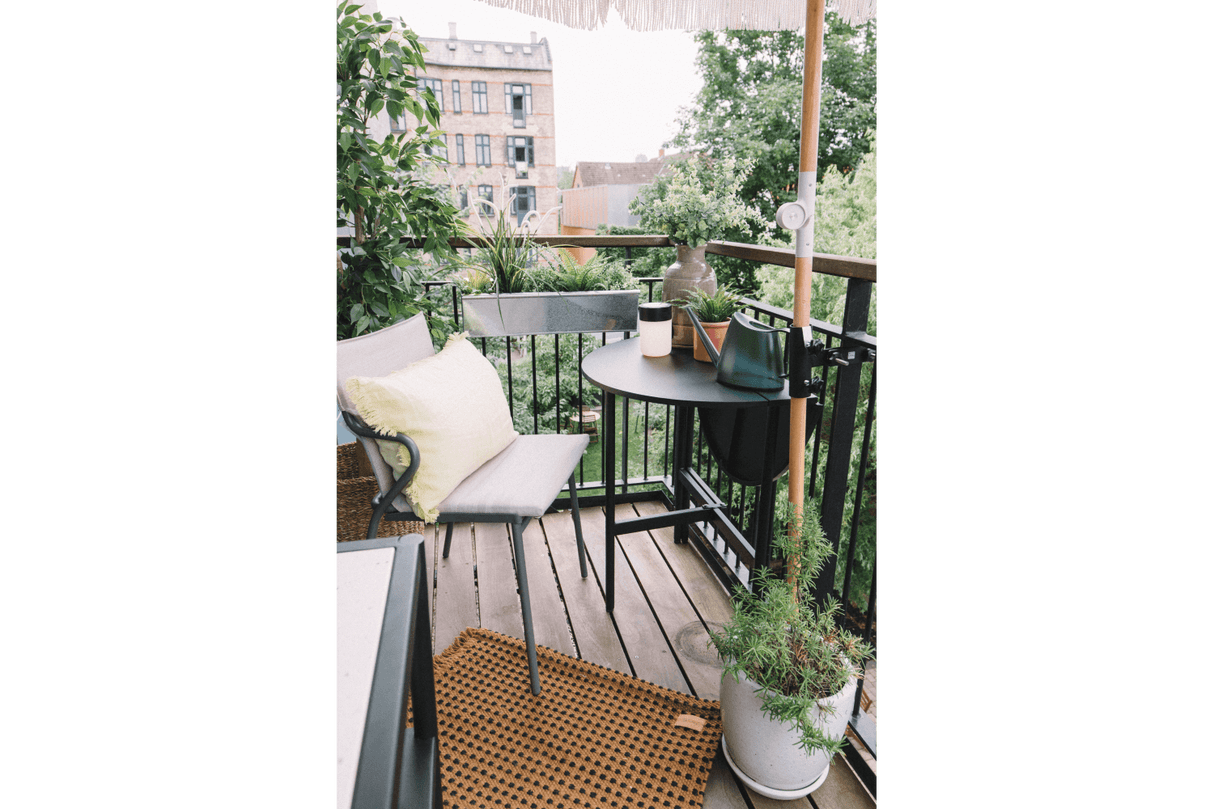 Clara metall gatelegbord Ø80 cm