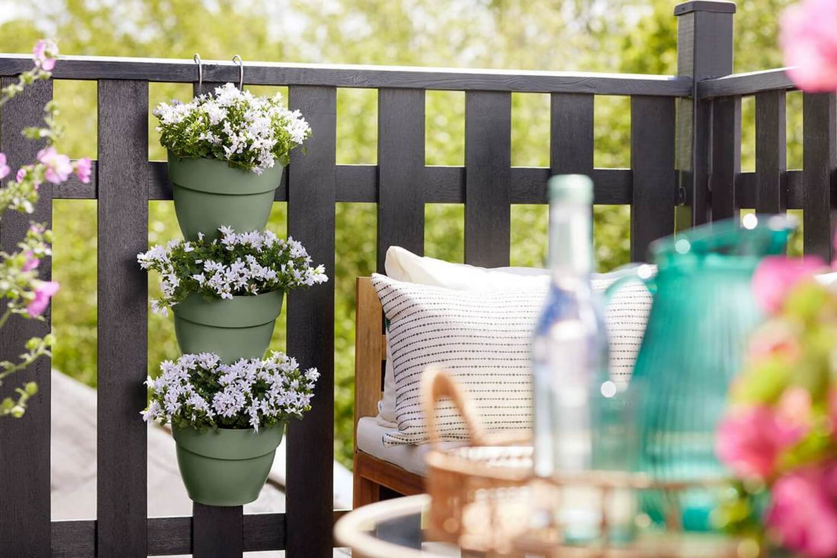 Vibia campana vertikalt krukset