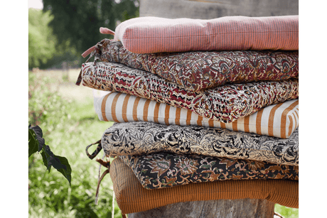 Kritstrecksrandig sittdyna 45 x 45 cm